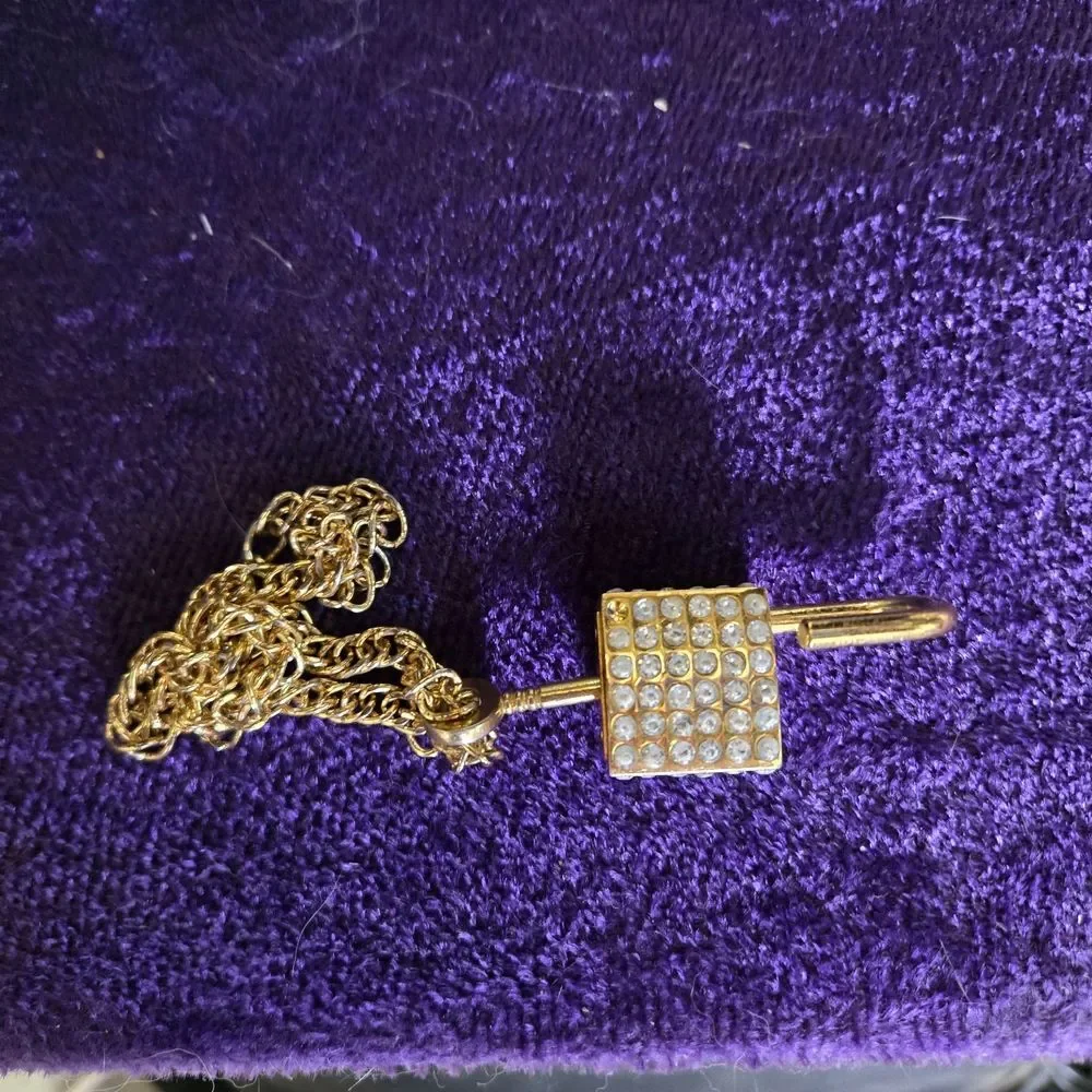 Unbranded elegant gold